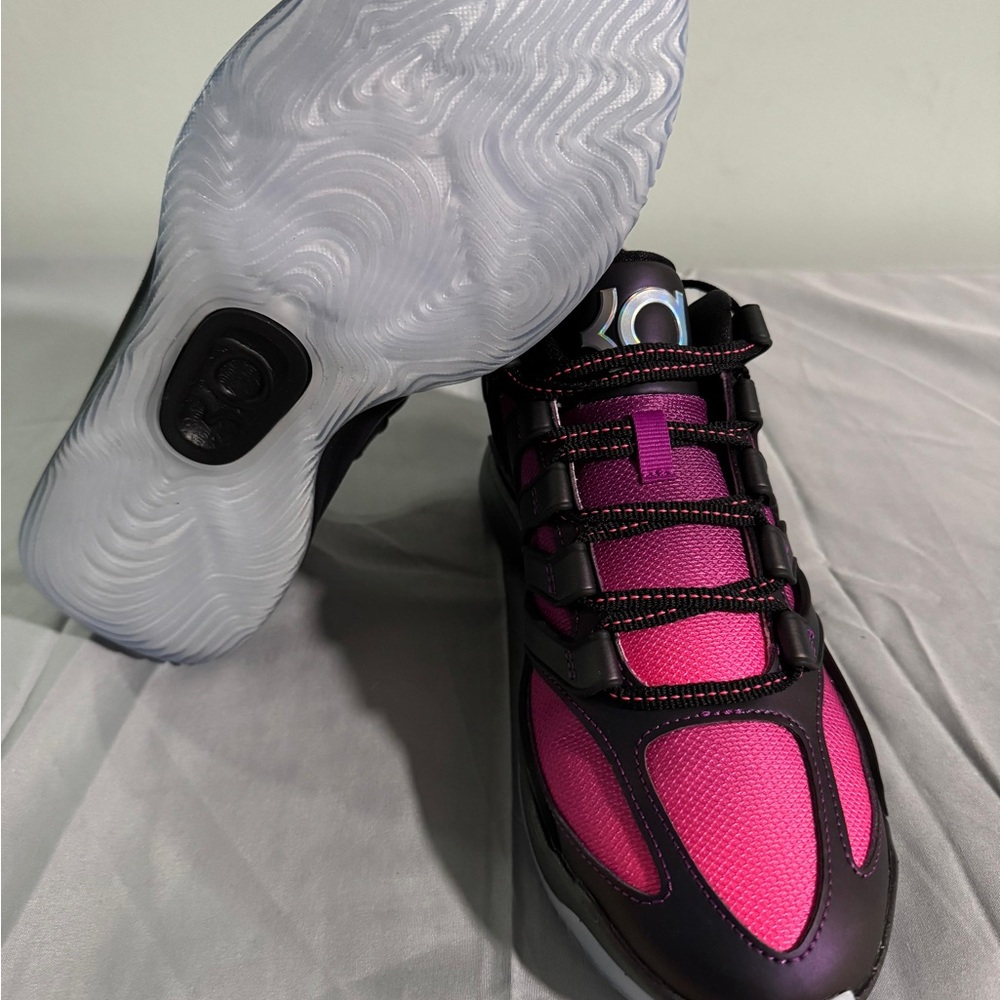 Nike - Picture 5 of 5